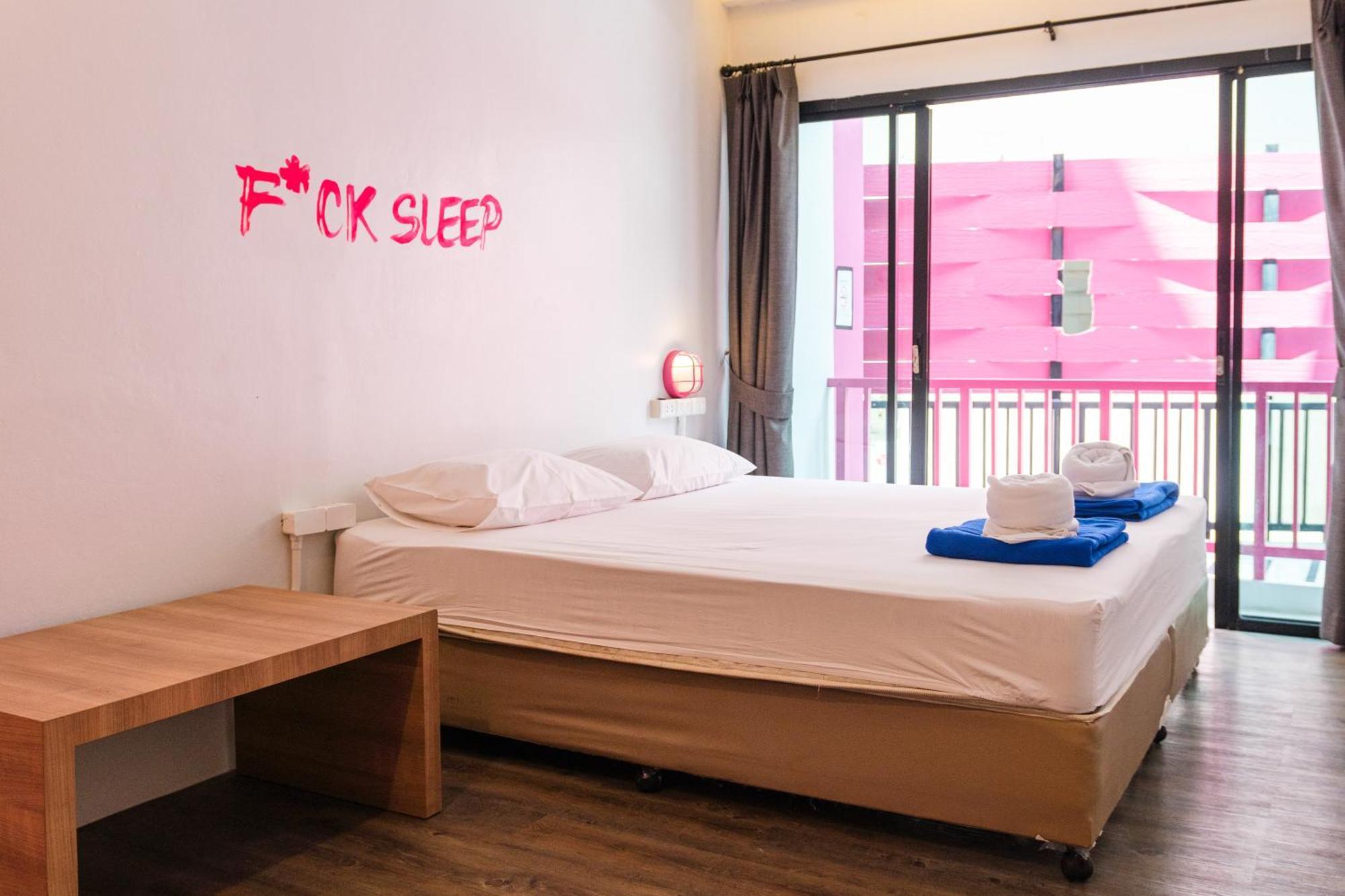 הוסטל Slumber Surf Phuket Kata מראה חיצוני תמונה